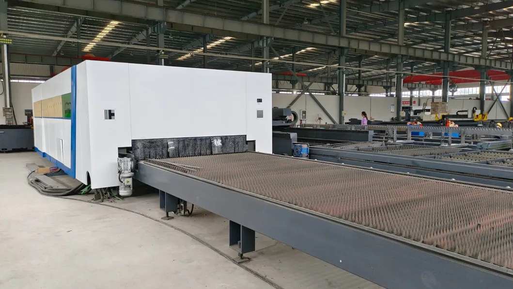 Lasermachine voor het snijden van metaal met gesloten beschermende hoes en snij snelheid 0-40 m/min 3